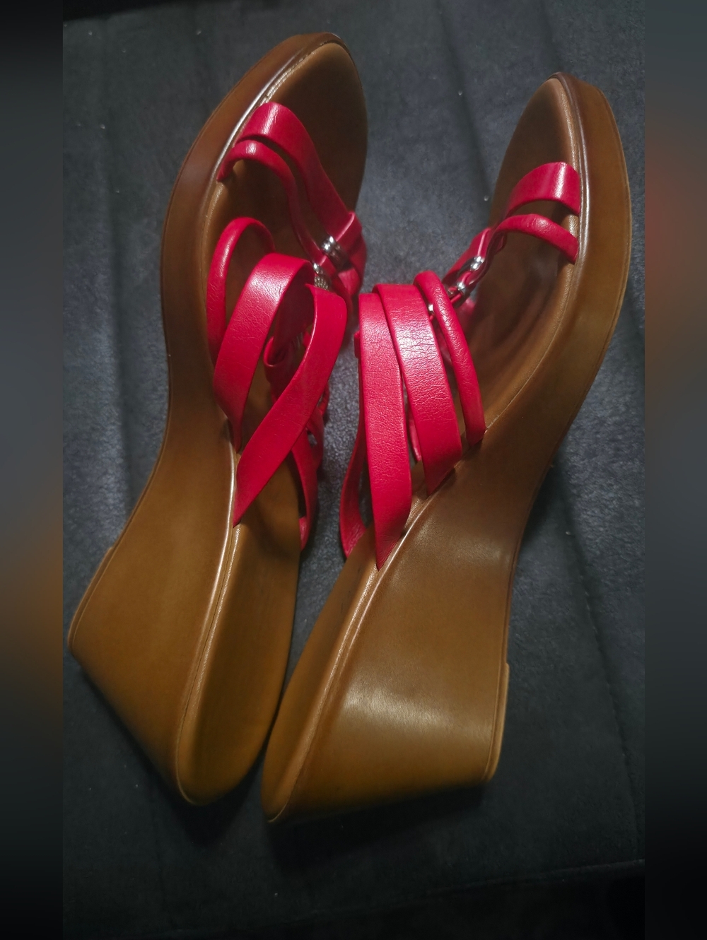 Italian Shoemakers Contesa Red Multi-Strap Sandals w/ Silver Accents Size 10M - Picture 3 of 9